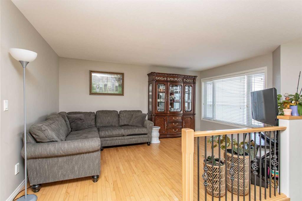 Picture for 210 Lindsay Avenue 