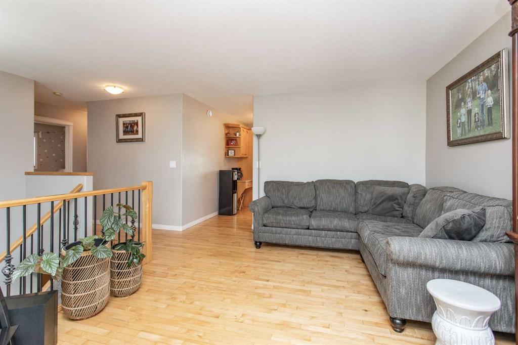 Picture for 210 Lindsay Avenue 