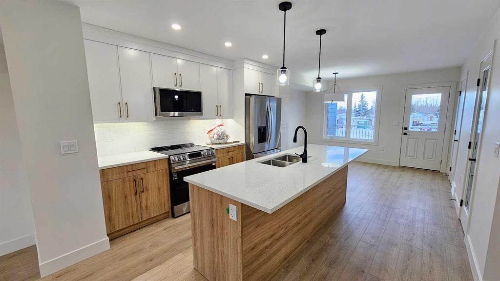 Picture for 2, 106 4 Street NW