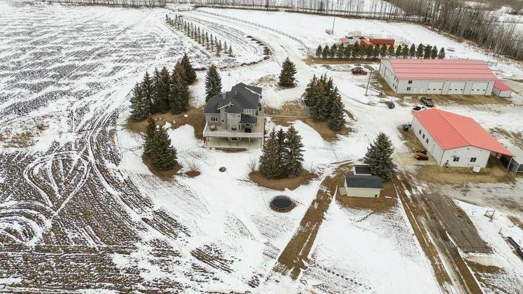 Picture for 32049 Township Road 423 Road 