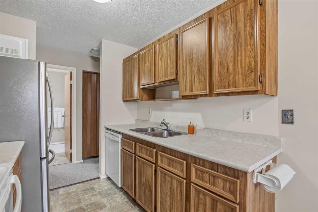 Picture for 302, 41 Bennett Street 