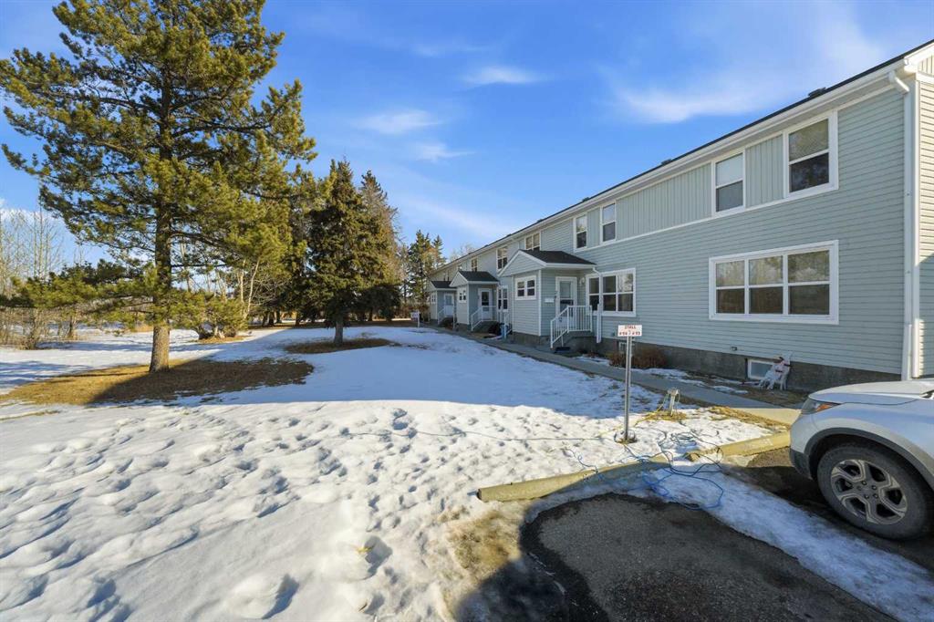 Picture for 30 Poplar Crescent 