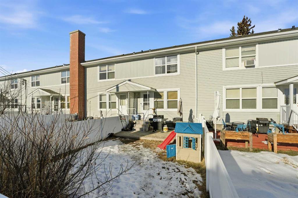 Picture for 30 Poplar Crescent 