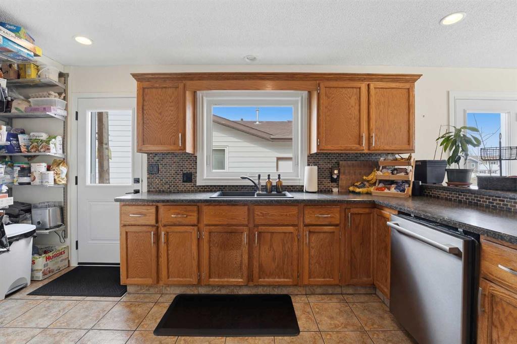 Picture for 4419 57 Avenue 