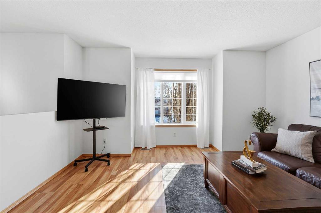 Picture for 32 Dynes Street 