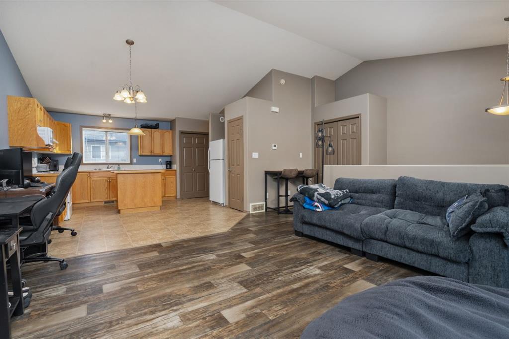 Picture for 24, 5302 47 Street 