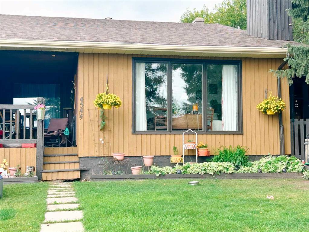 Picture for 4544 46 Avenue 