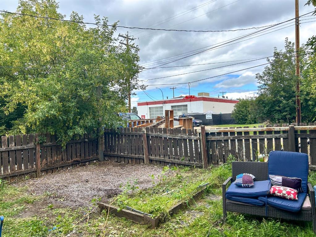 Picture for 4544 46 Avenue 