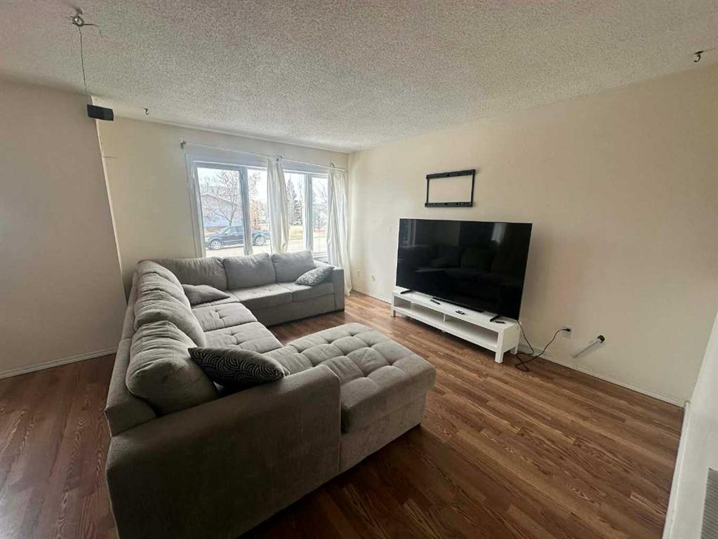 Picture for 3905 52 Avenue 