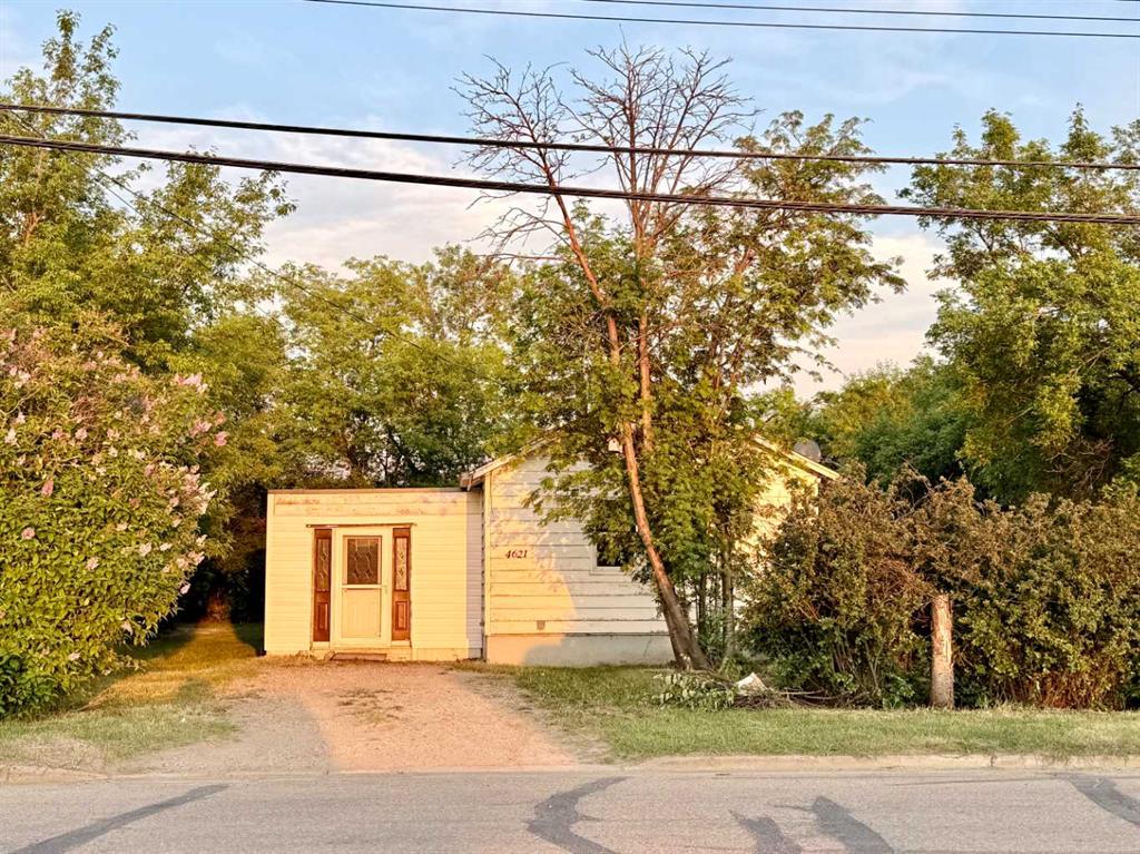 Picture for 4621 46 Street 