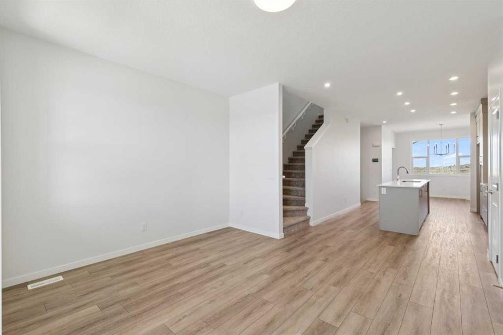 Picture for 74 Lucas Heath NW