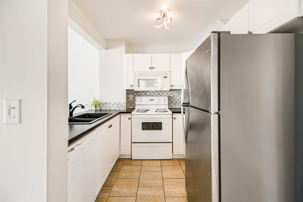 Picture for 17, 6300 Orr Drive 