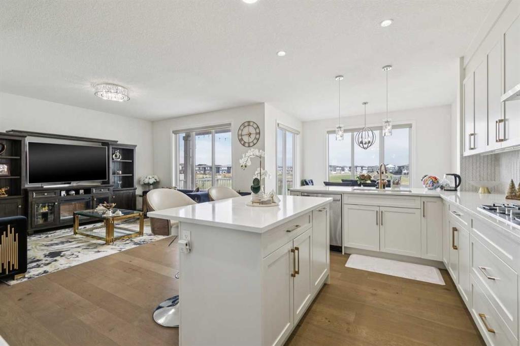 Picture for 375 Corner Meadows Avenue NE