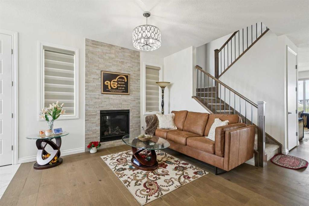 Picture for 375 Corner Meadows Avenue NE