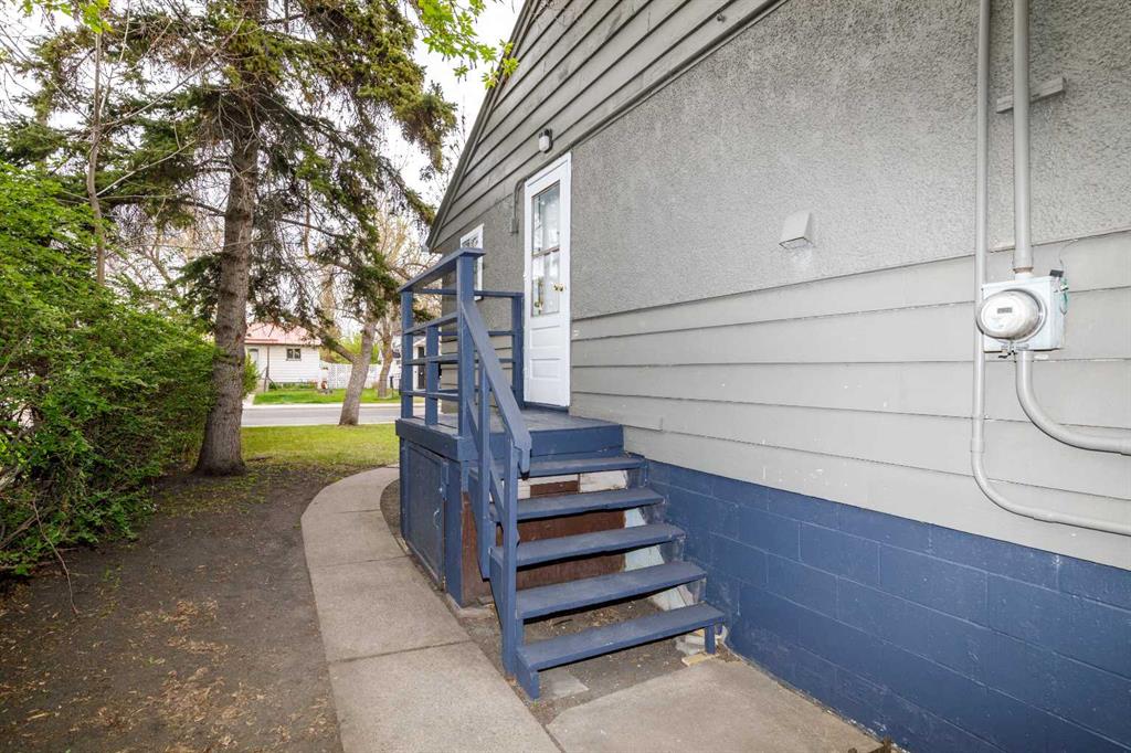 Picture for 3905 46 Street 