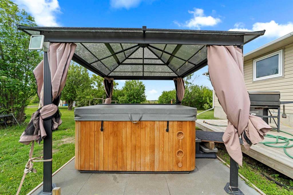 Picture for 47546 Range Road 213  