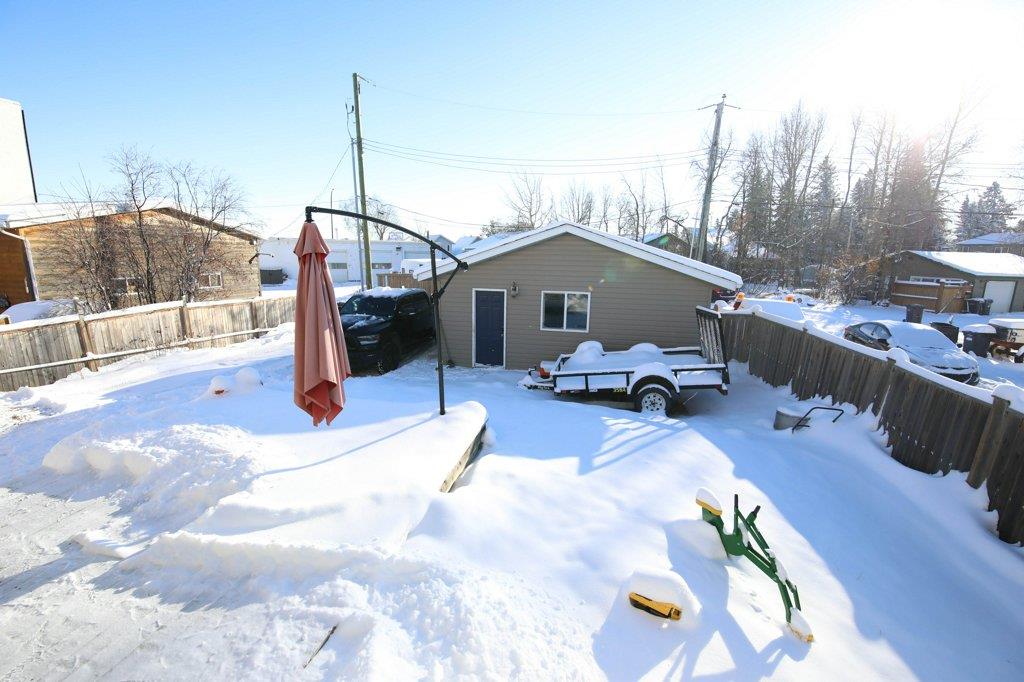      5028 Lakeshore Drive , Sylvan Lake, 0263,T4S 1A9 ;  Listing Number: MLS A2011477