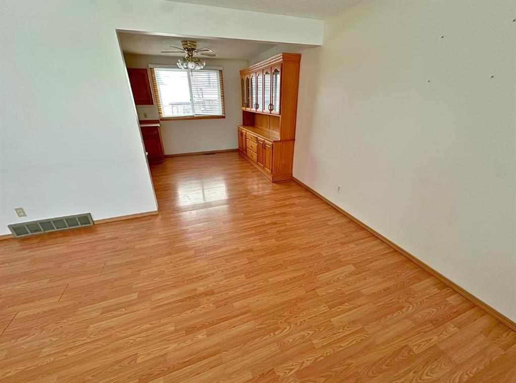 Picture for 3405 43 Avenue 