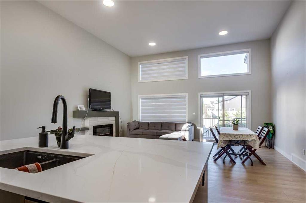 Picture for 232 Emerald Drive  https://www.cirrealty.ca/reb/cara/7/A2264067_14.jpg