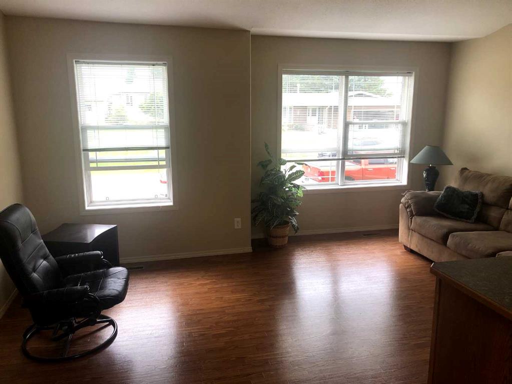 Picture for 7017 Deer Street  https://www.cirrealty.ca/reb/cara/7/A2265647_7.jpg