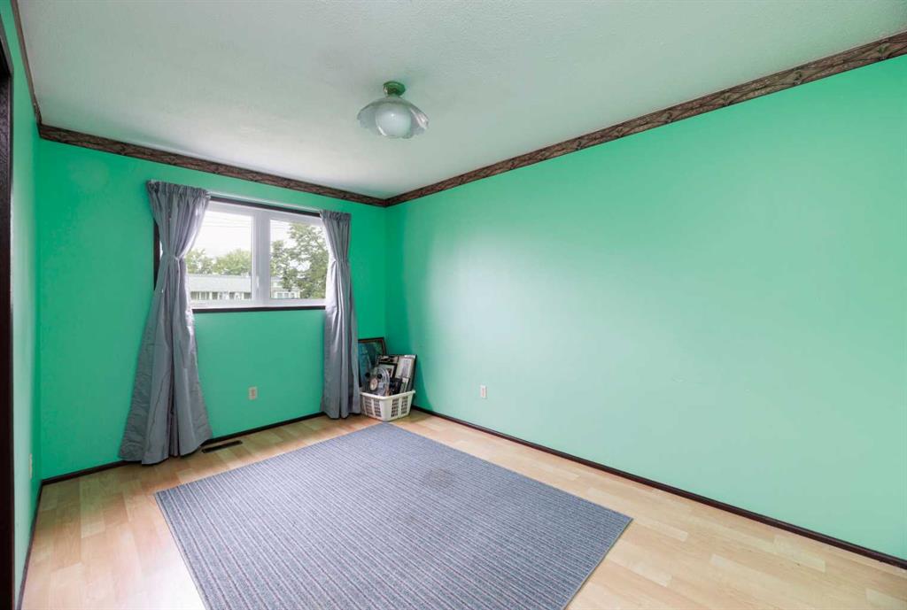 Picture for 5021 48 Avenue  https://www.cirrealty.ca/reb/cara/7/A2265687_18.jpg