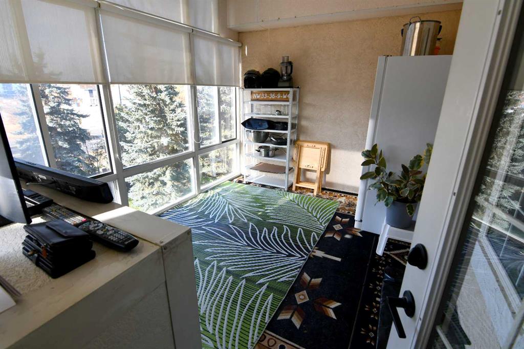 Picture for 306, 4512 52 Avenue  https://www.cirrealty.ca/reb/cara/7/A2265797_13.jpg