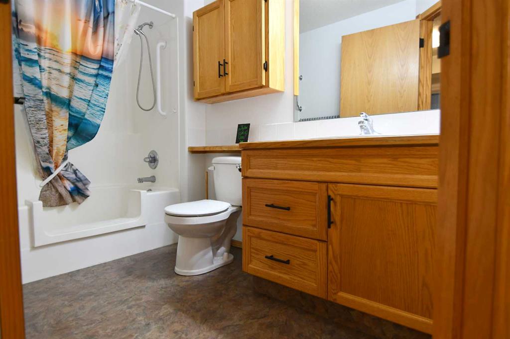 Picture for 306, 4512 52 Avenue  https://www.cirrealty.ca/reb/cara/7/A2265797_8.jpg