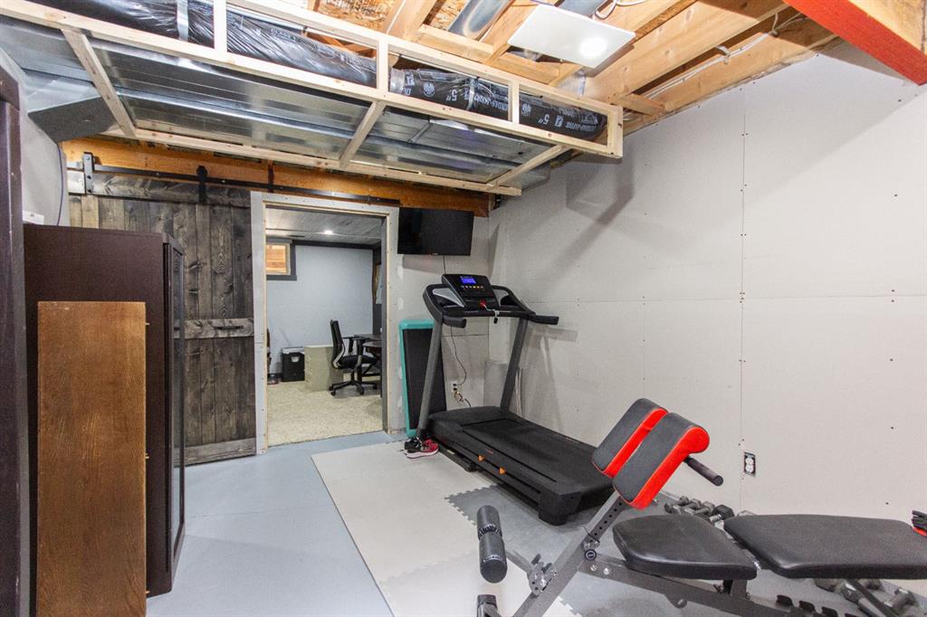 Picture for 347 Addington Drive  https://www.cirrealty.ca/reb/cara/7/A2265967_29.jpg