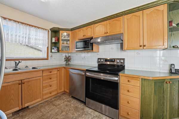 Picture for 69 Hallgren Avenue  https://www.cirrealty.ca/reb/cara/7/A2266457_10.jpg