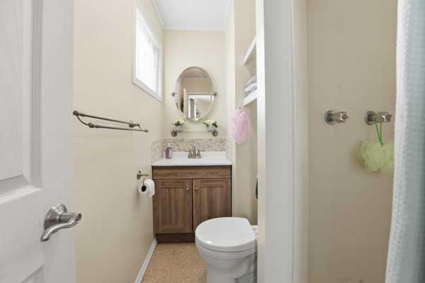 Picture for 69 Hallgren Avenue  https://www.cirrealty.ca/reb/cara/7/A2266457_14.jpg
