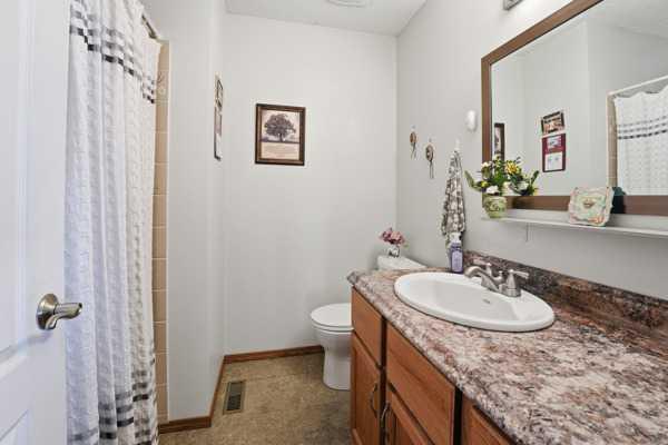 Picture for 69 Hallgren Avenue  https://www.cirrealty.ca/reb/cara/7/A2266457_16.jpg