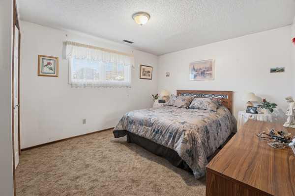 Picture for 69 Hallgren Avenue  https://www.cirrealty.ca/reb/cara/7/A2266457_19.jpg