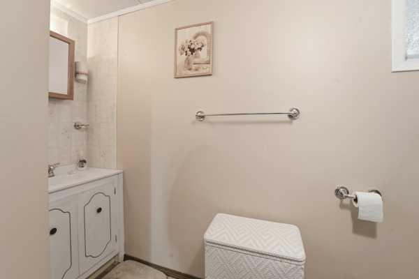 Picture for 69 Hallgren Avenue  https://www.cirrealty.ca/reb/cara/7/A2266457_20.jpg