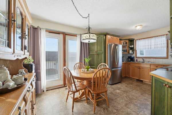 Picture for 69 Hallgren Avenue  https://www.cirrealty.ca/reb/cara/7/A2266457_8.jpg