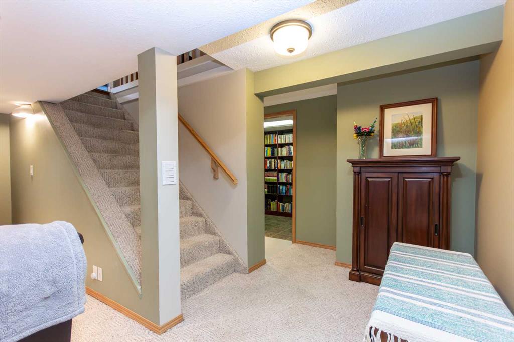 Picture for 4413 Embury Crescent  https://www.cirrealty.ca/reb/cara/7/A2266547_24.jpg