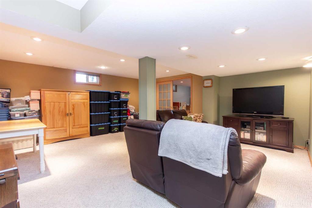 Picture for 4413 Embury Crescent  https://www.cirrealty.ca/reb/cara/7/A2266547_25.jpg