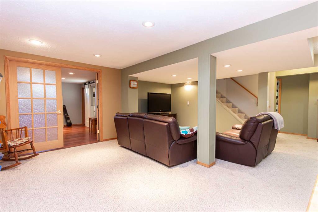 Picture for 4413 Embury Crescent  https://www.cirrealty.ca/reb/cara/7/A2266547_26.jpg