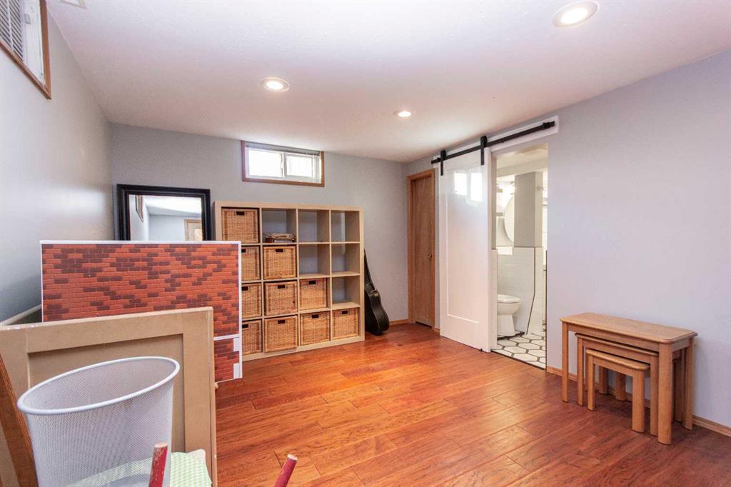 Picture for 4413 Embury Crescent  https://www.cirrealty.ca/reb/cara/7/A2266547_30.jpg