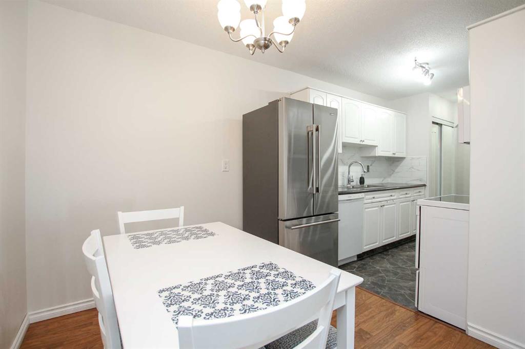 Picture for 308, 5326 47 Avenue  https://www.cirrealty.ca/reb/cara/7/A2266627_15.jpg