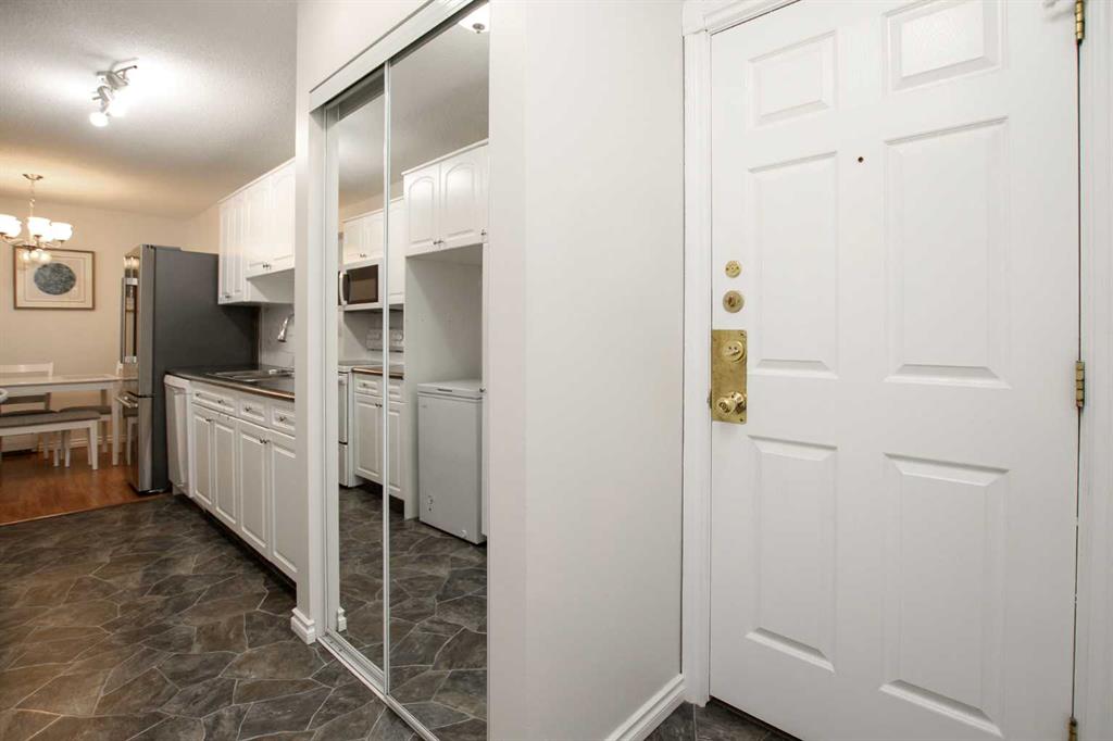 Picture for 308, 5326 47 Avenue  https://www.cirrealty.ca/reb/cara/7/A2266627_8.jpg