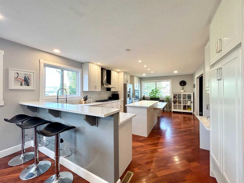 Picture for 305 Lakeside Greens Crescent  https://www.cirrealty.ca/reb/cara/7/A2266877_12.jpg