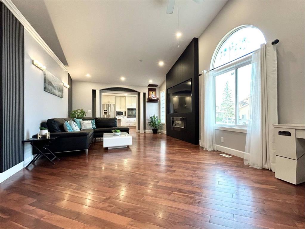 Picture for 305 Lakeside Greens Crescent  https://www.cirrealty.ca/reb/cara/7/A2266877_8.jpg