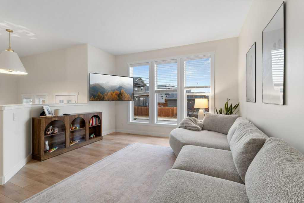 Picture for 14 Village Crescent 