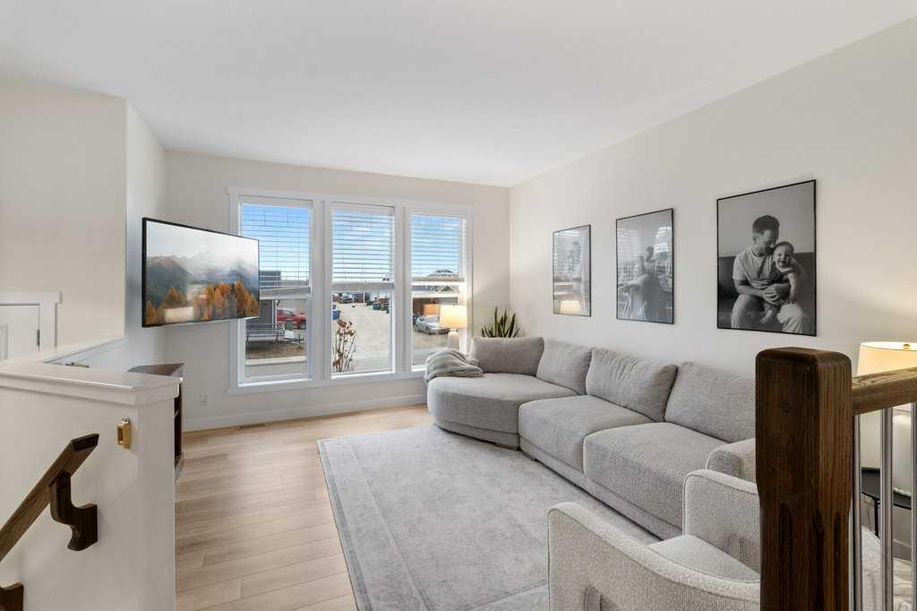 Picture for 14 Village Crescent 