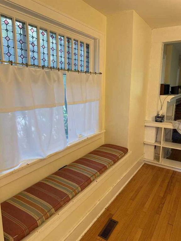 Picture for 133 10 Avenue NE