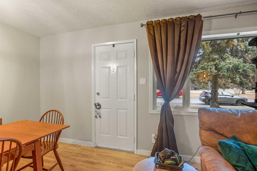 Picture for 202, 4719 33 Street 