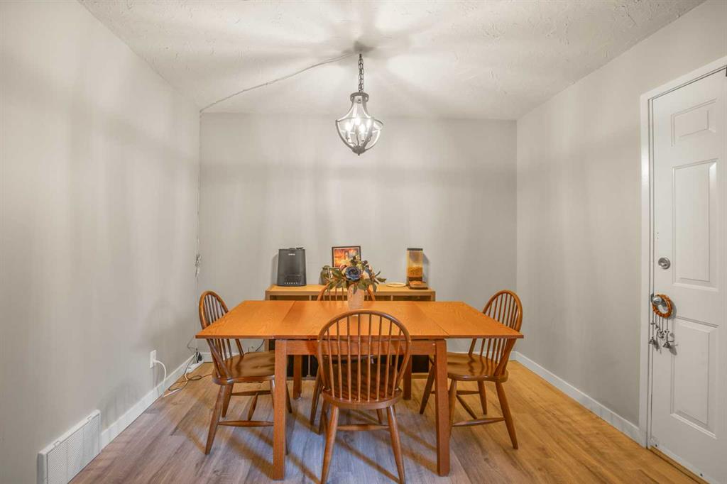 Picture for 202, 4719 33 Street 