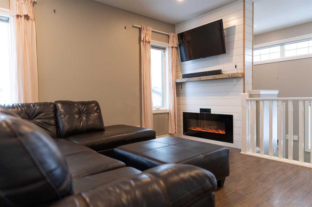 Picture for 192 Cedar Square 