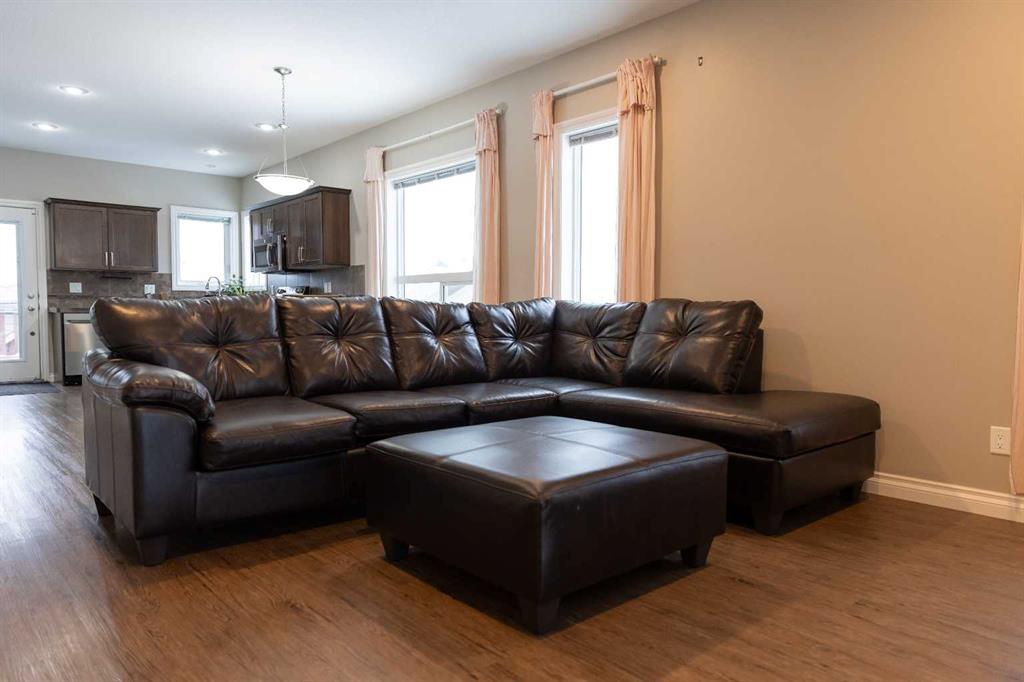 Picture for 192 Cedar Square 