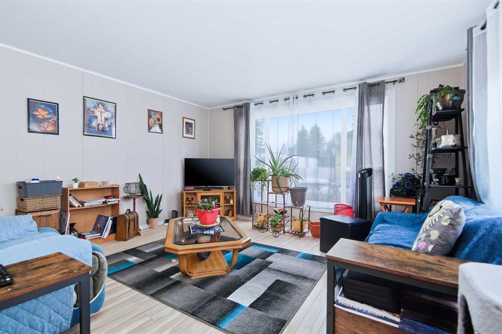 Picture for #36, 5344 76 Street 